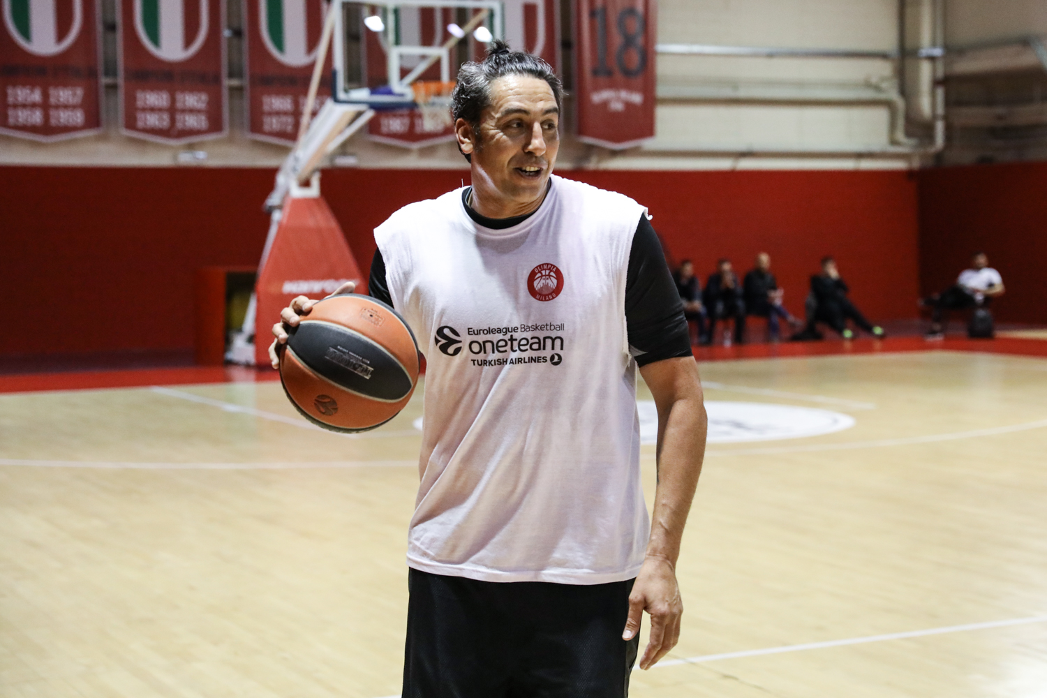 SCONOCHINI: TRASMETTO L’AMORE PER IL BASKET DIVERTENDOMI